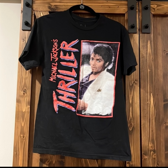 Tops - Michael Jackson Thriller Tee Size Small